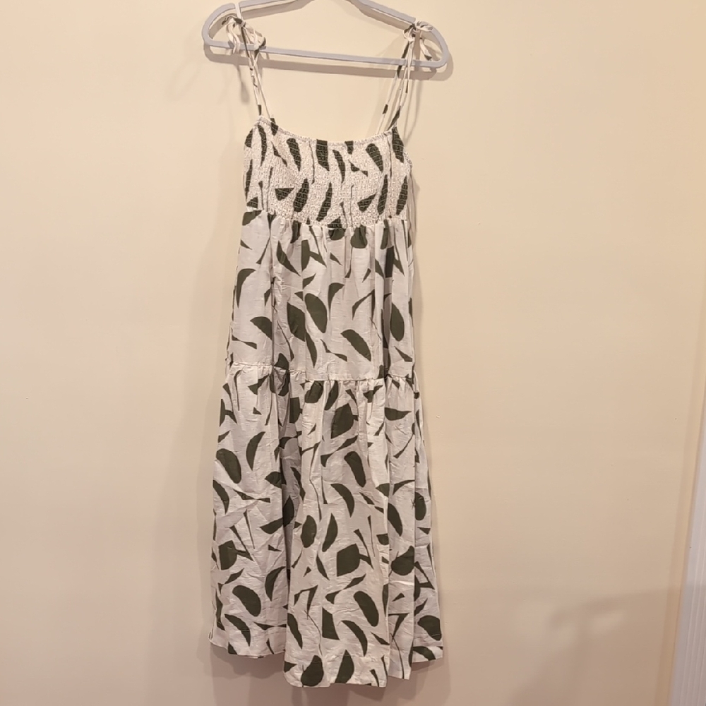 Astr Green and White Sleeveless Midi Sundress